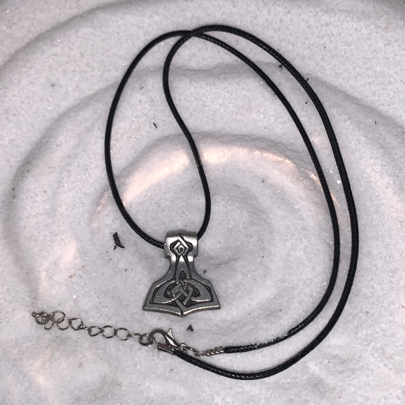 Thor’s Hammer Viking Pendant Necklace - Picture 3 of 8